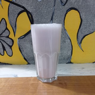 Фото Молочный коктейль клубничный (300 мл)